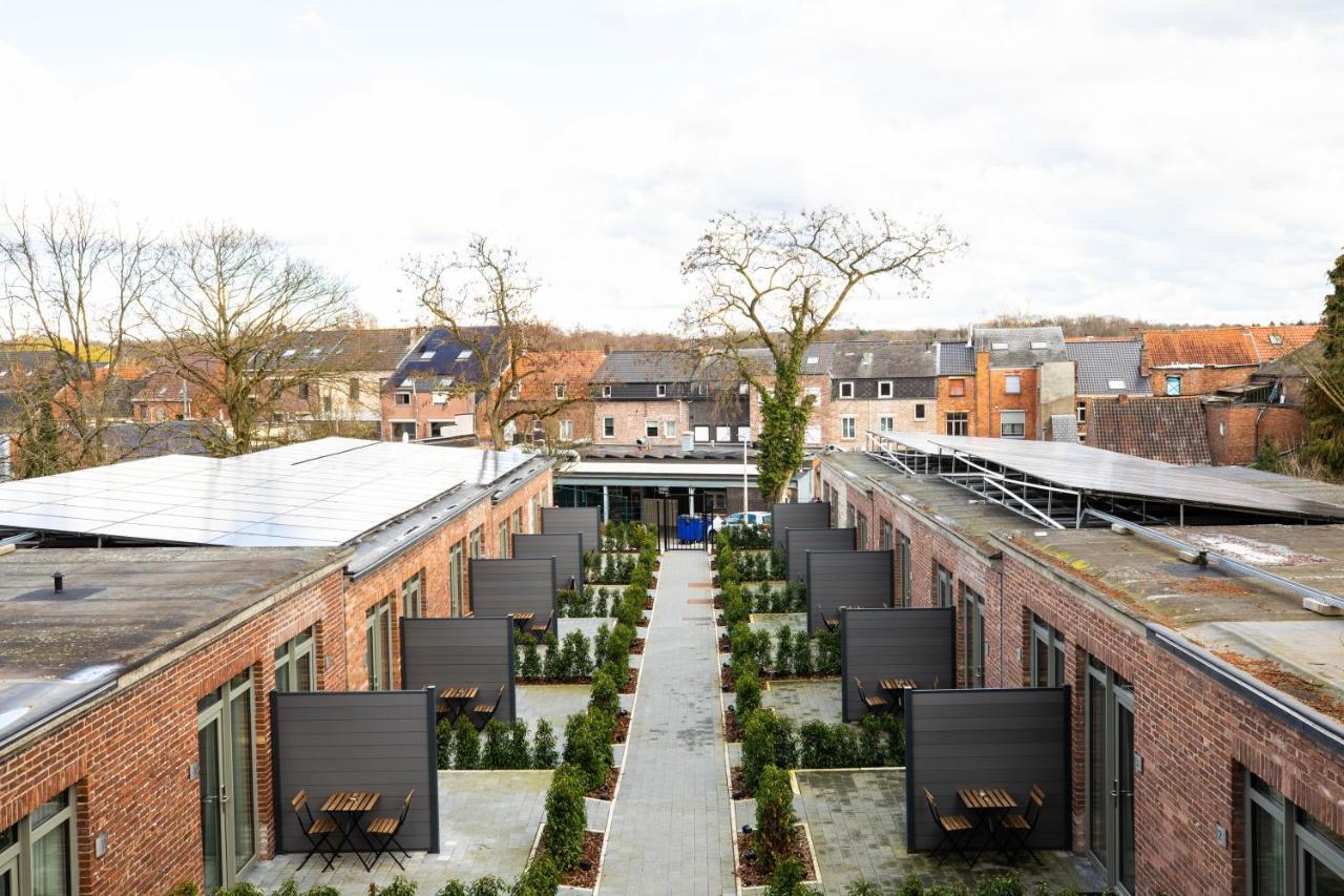 Housing Hotel